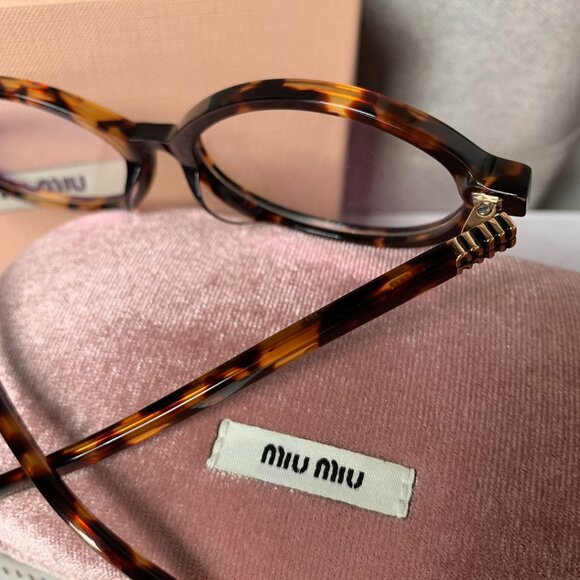 MIU MIU Tortoise Chic Frames • Viral It-Girl Aesthetic main image 4